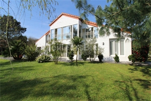 maison d'architecte à la vente -   49300  CHOLET, surface 183 m2 vente maison d'architecte - UBI418679591